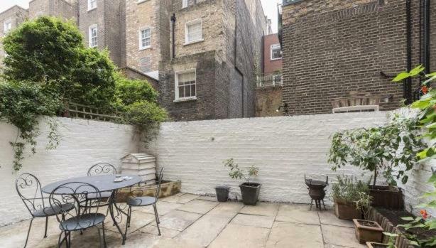 Stylish In Victoria Apartament Londra