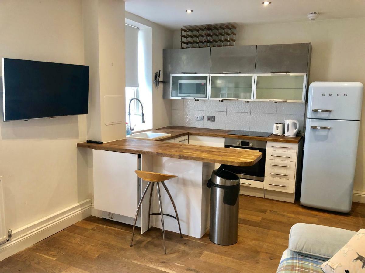 Stylish In Victoria Apartament Londra